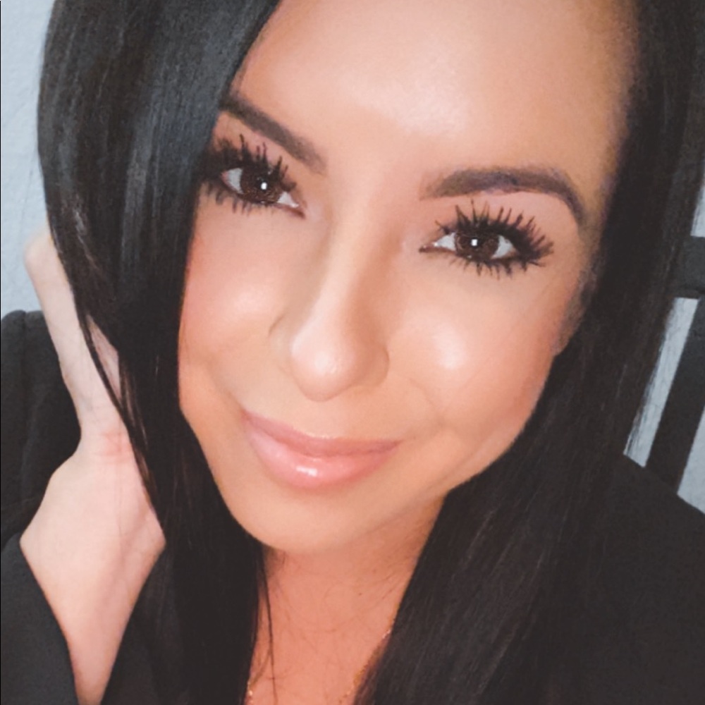 Meet your Posher, Crystal